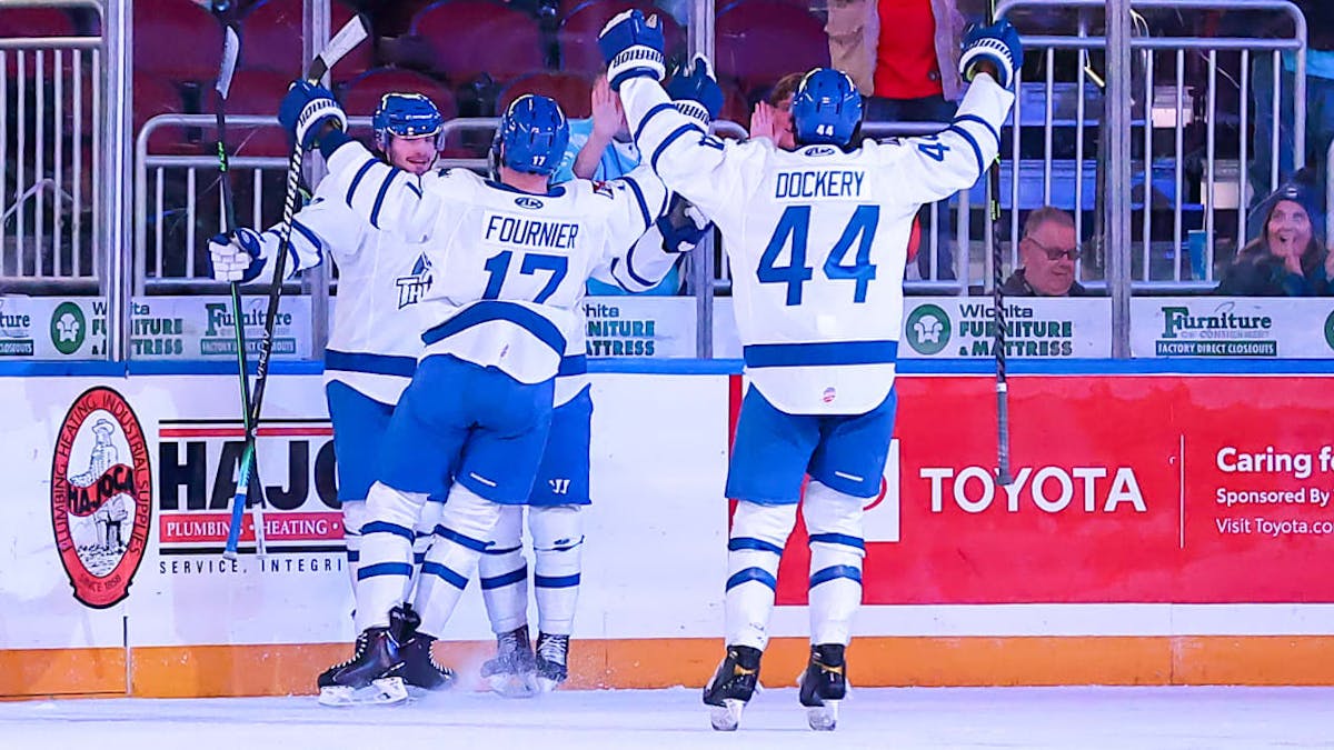 Thunder Saddles Mavericks With Huge Second Period