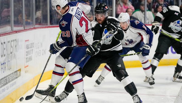 Stinil, Walker, Finnegan Pace Thunder Past Oilers